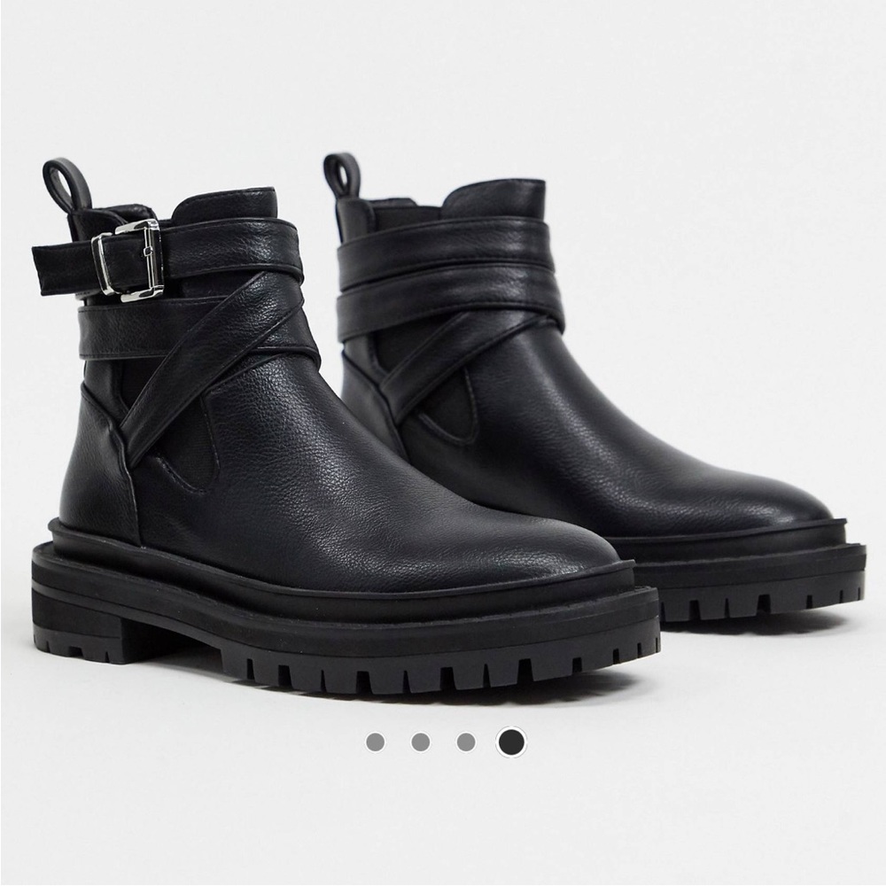 RAID Benicia Chunky Flat Ankle Boots in Black